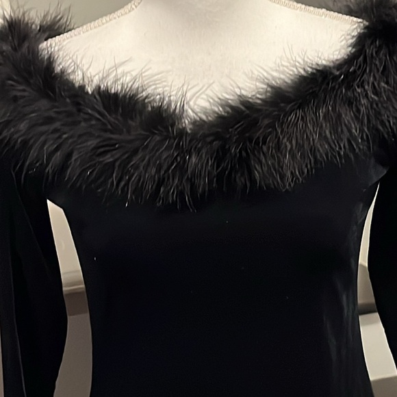 Carabella Black Dress. Scoop neckline trimmed in feathers. Long sleeves feathers - Picture 2 of 12